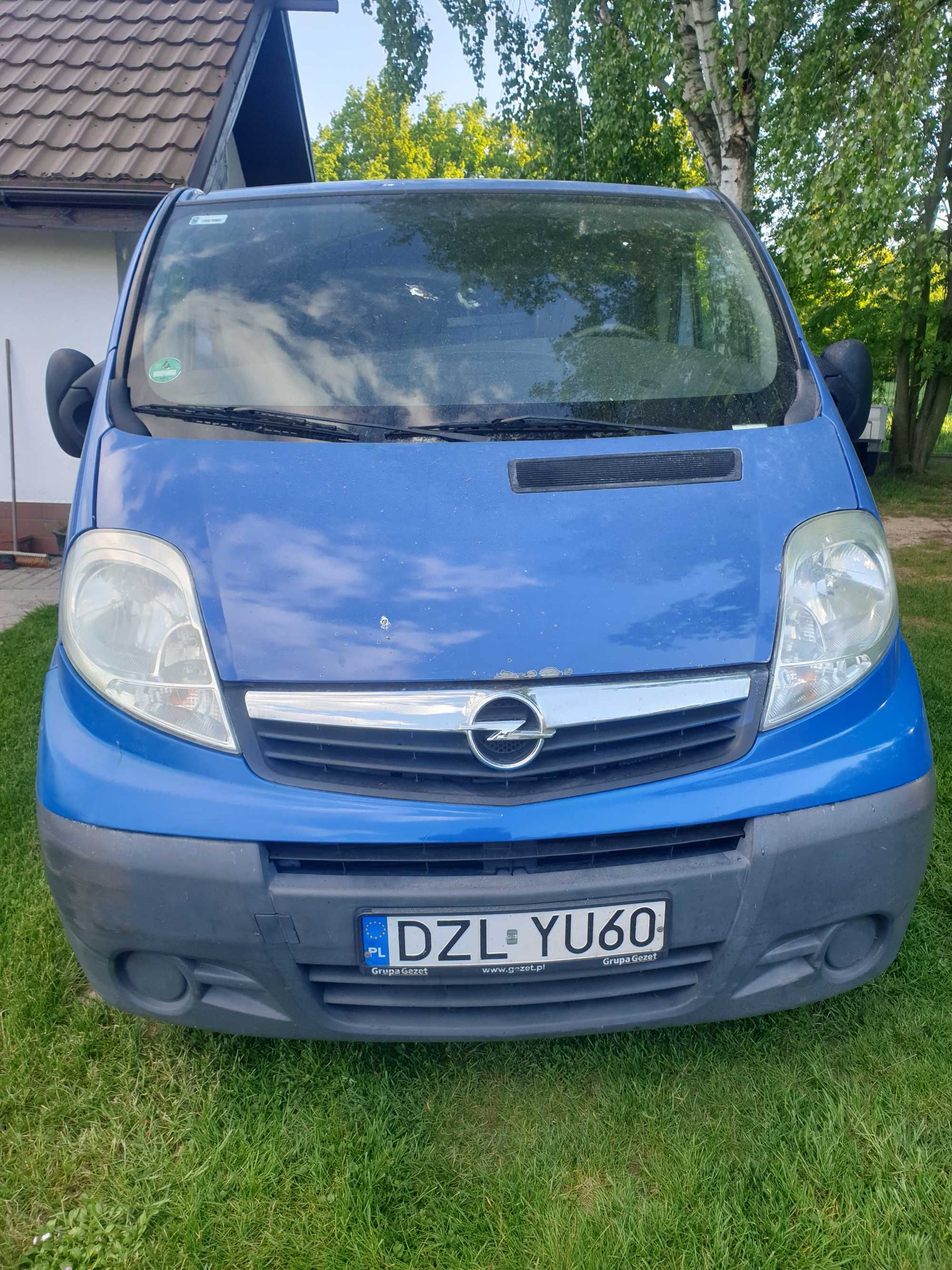 Opel Vivaro 2,5 d L2 140KM hak, po naprawie silnika  po przeglądzie