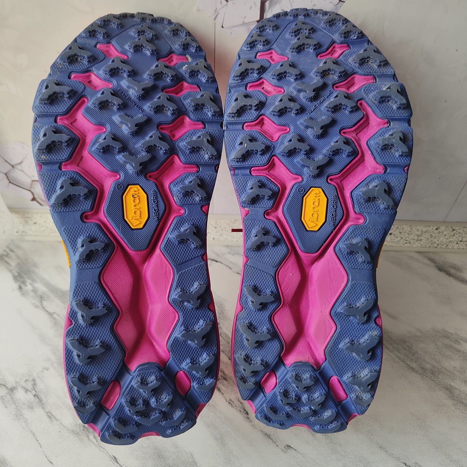 40 2/3 25.5 см  HOKA SPEEDGOAT 5 Vibram