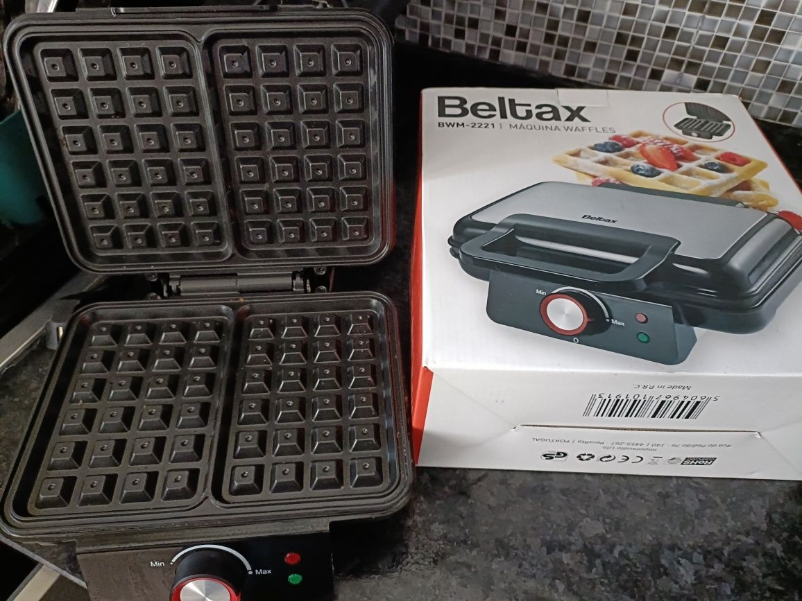 Maquina de Waffles como nova