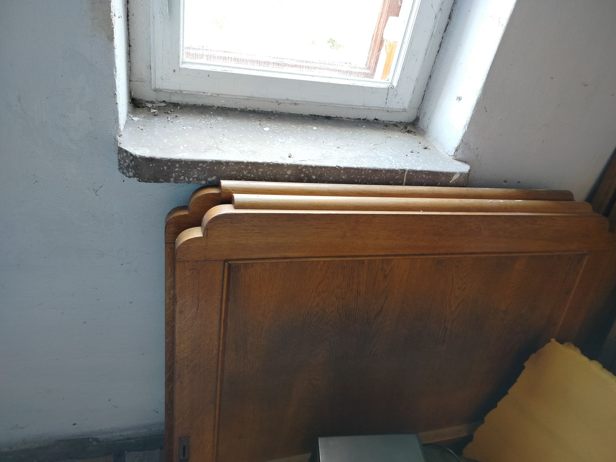 Łóżko dębowe w dobrym stanie