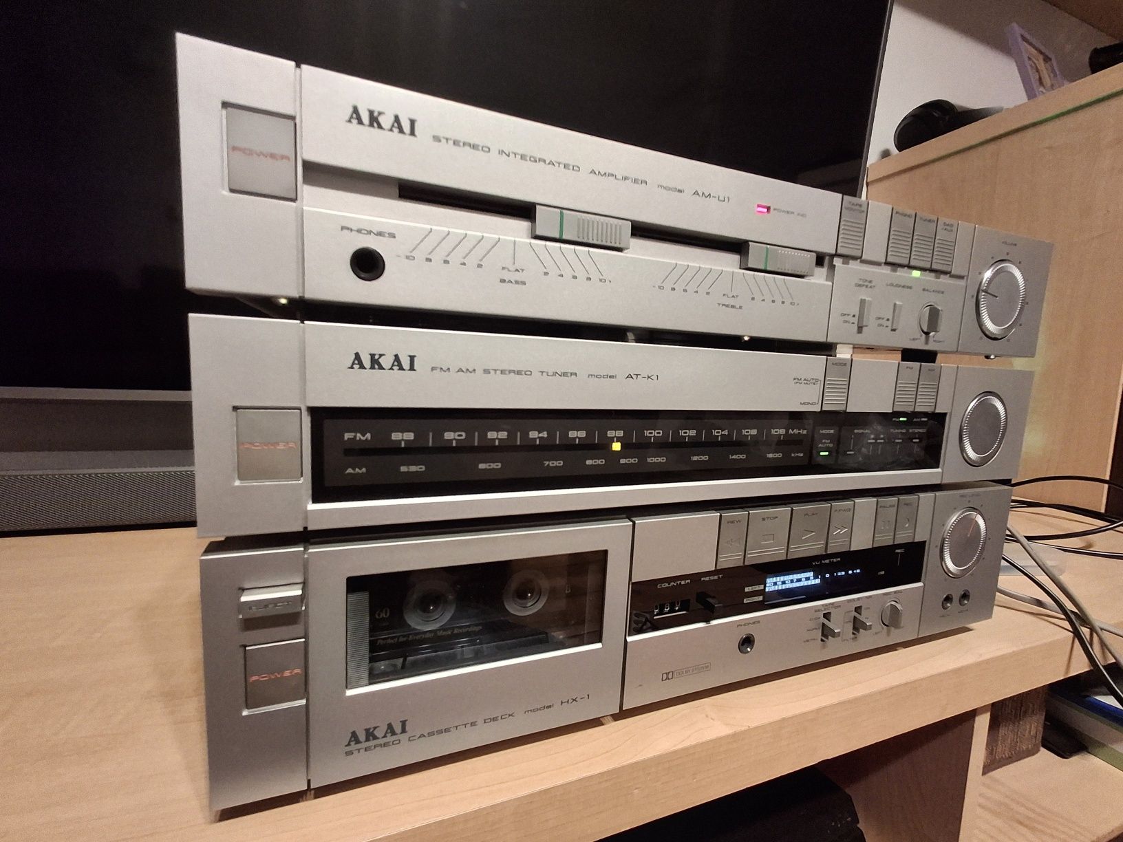 Wieża AKAI 3 elementy AM-U1 AT-K1 HX-1