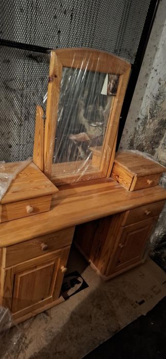 Sprzedam drewniana toaletke