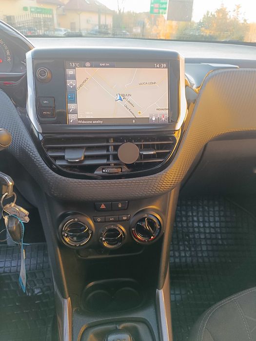 Peugeot 2008 1,2 B 2016 r klima hak Nawigacja Zarejestrowany