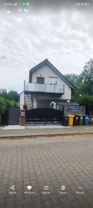 Dwa mieszkania lub mieszkanie i lokal użytkowy