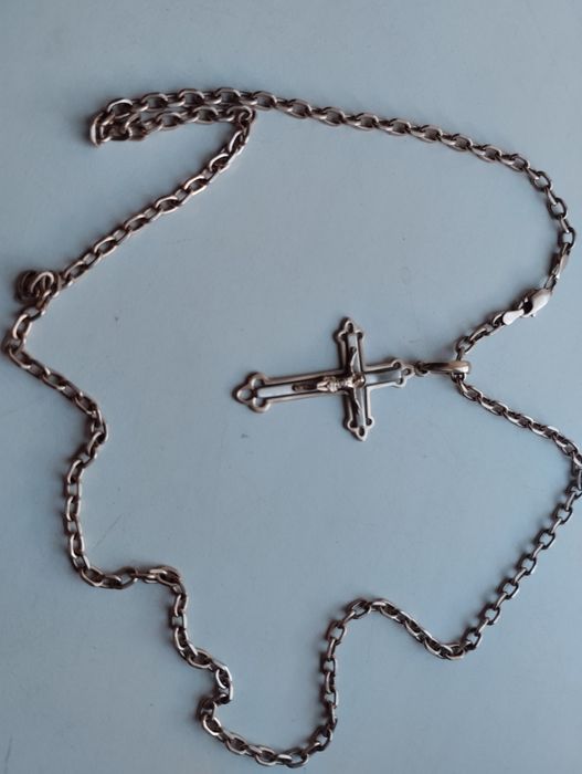 Золотая цепь с крестиком