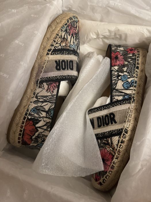 Продам эспадрильи Dior, на размер 39-39,6, состояние новых