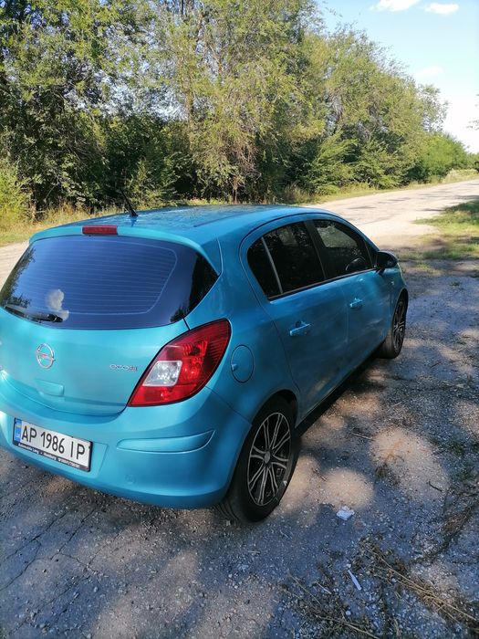 Продам надійний автомобіль Опель Корса Д