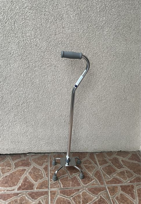 Czwórnóg podpórka dla seniora