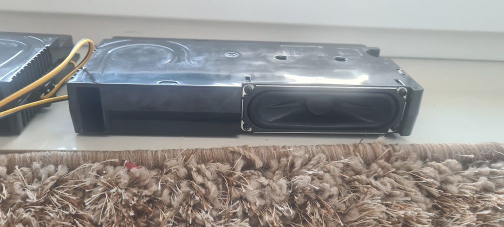 Głośniki do Telewizora Samsung model UE75RU7172U