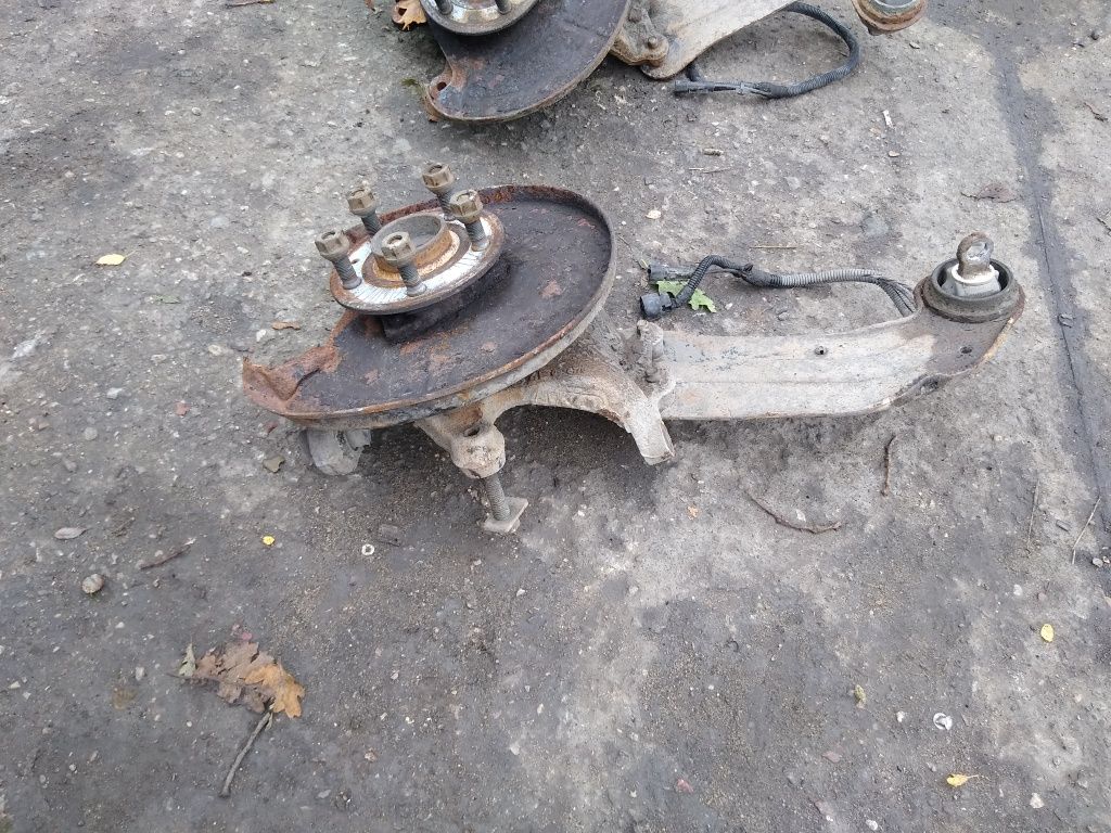 Zwrotnica piasta wahacz tył prawa lewa opel Insignia A kombi oryginał