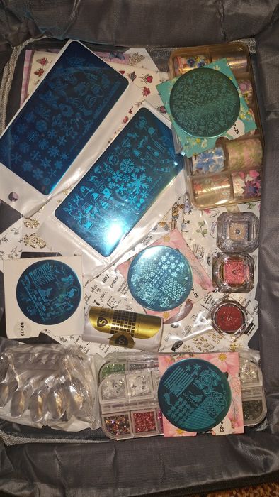 Продаю стартовий набор для маникюра