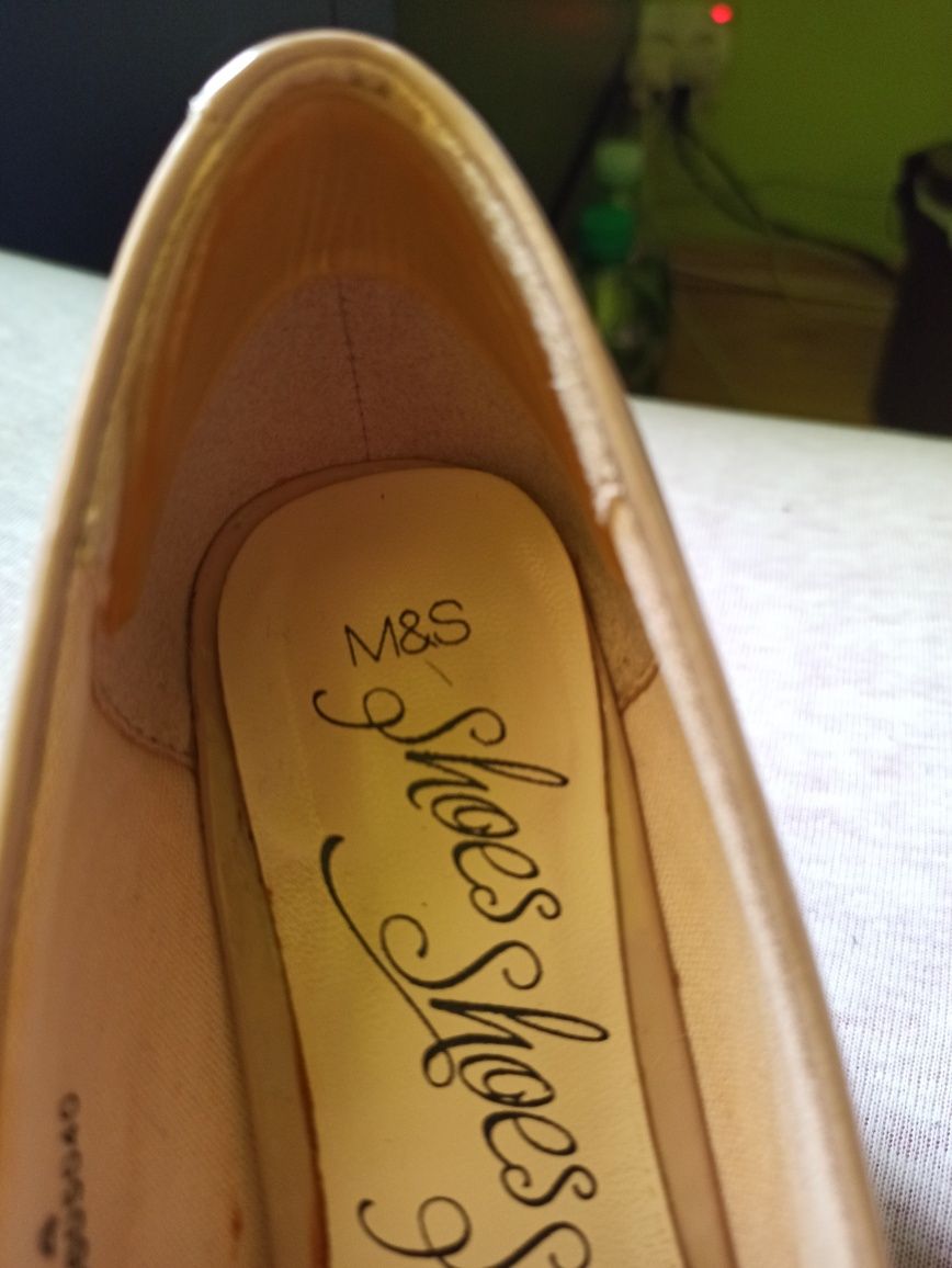 Buty szpilki beżowe