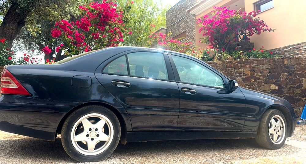 VENDO MERCEDES 220 cdi  CLASSE C Automático