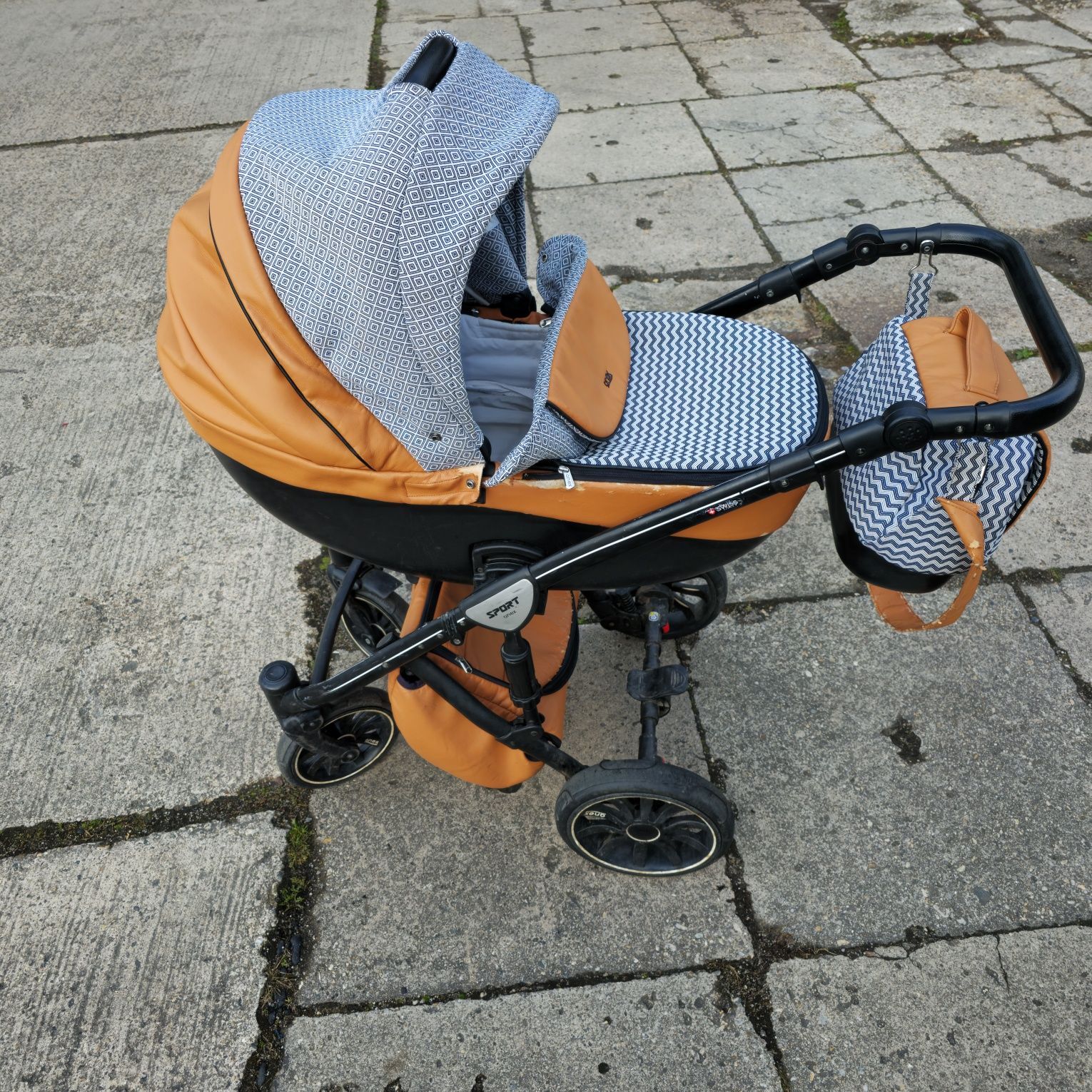 Sprzedam wózek onex 2 w 1