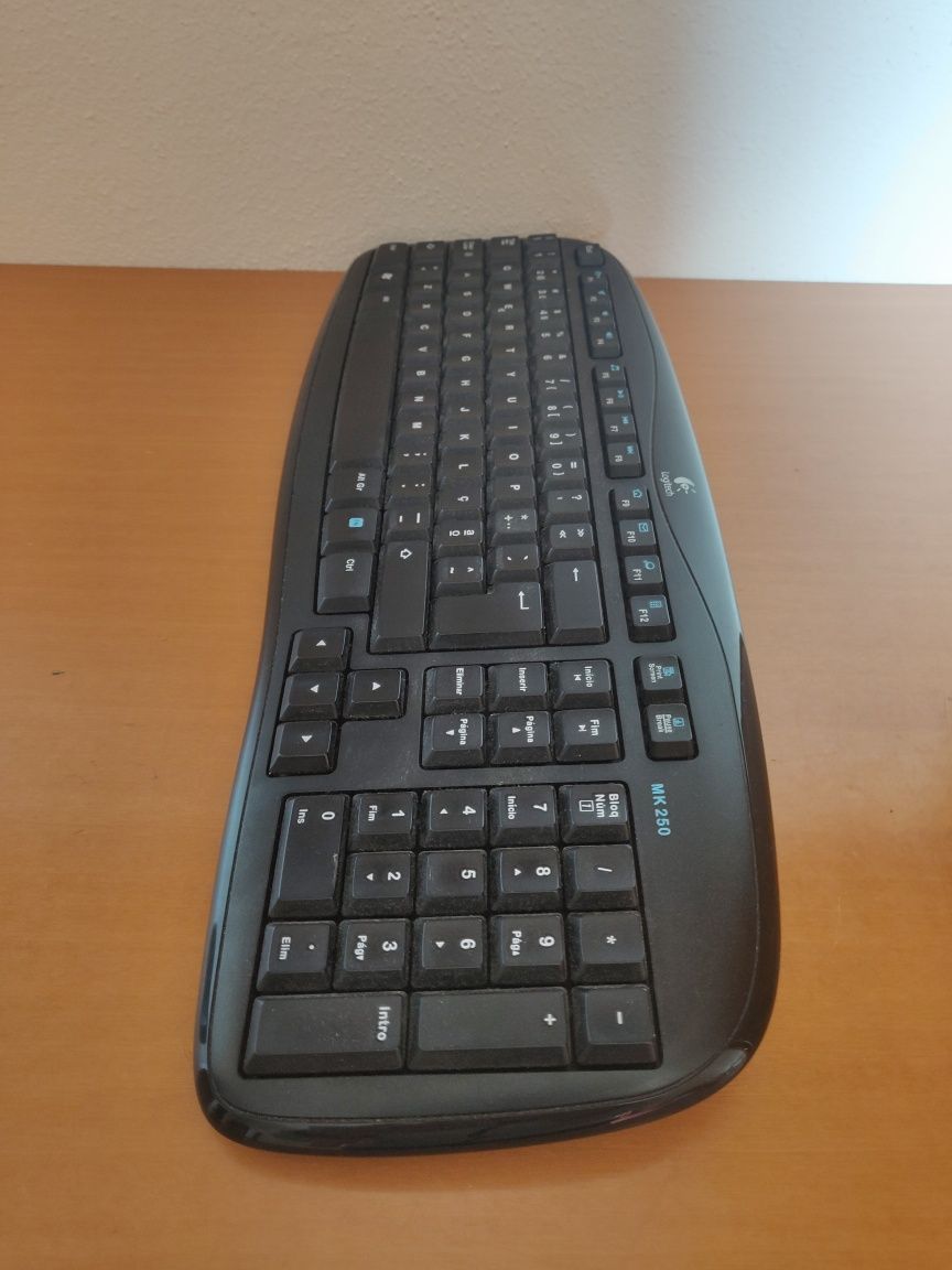 Logitech Teclado MK250