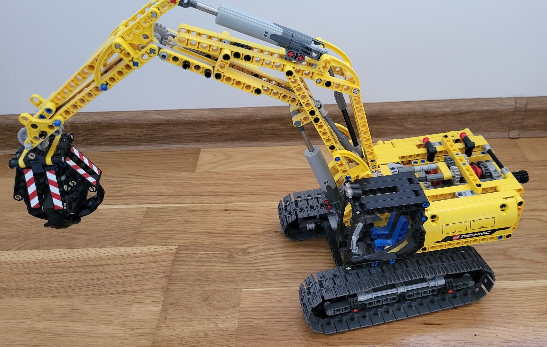 Lego technic koparka 42006