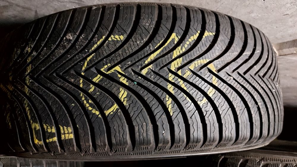 Шини Клебер-Ханкок;225/55/17;по три гарні літні та всесезонні пари шин