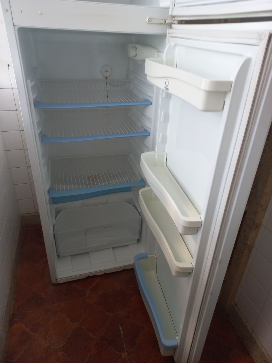 Frigorífico Indesit