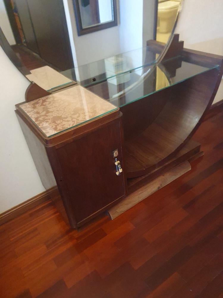 Móvel Artdeco , impecável