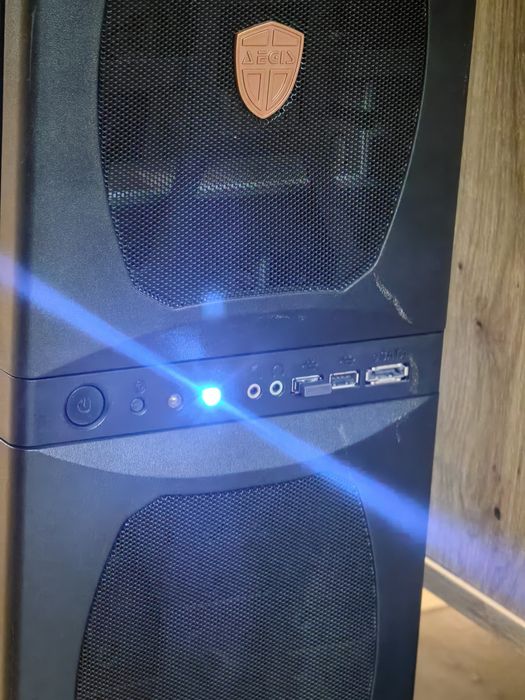 Komputer E8400 DDR3 4GB GTX260 GTS450 Chieftec CX-05 + Chieftec 600W