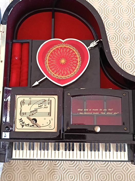 Piano Musical Porta Joias Kings