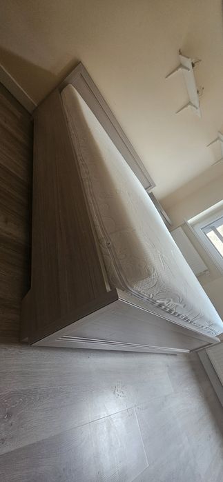 Łóżko + materac 200x160 cm + 2 szafki nocne