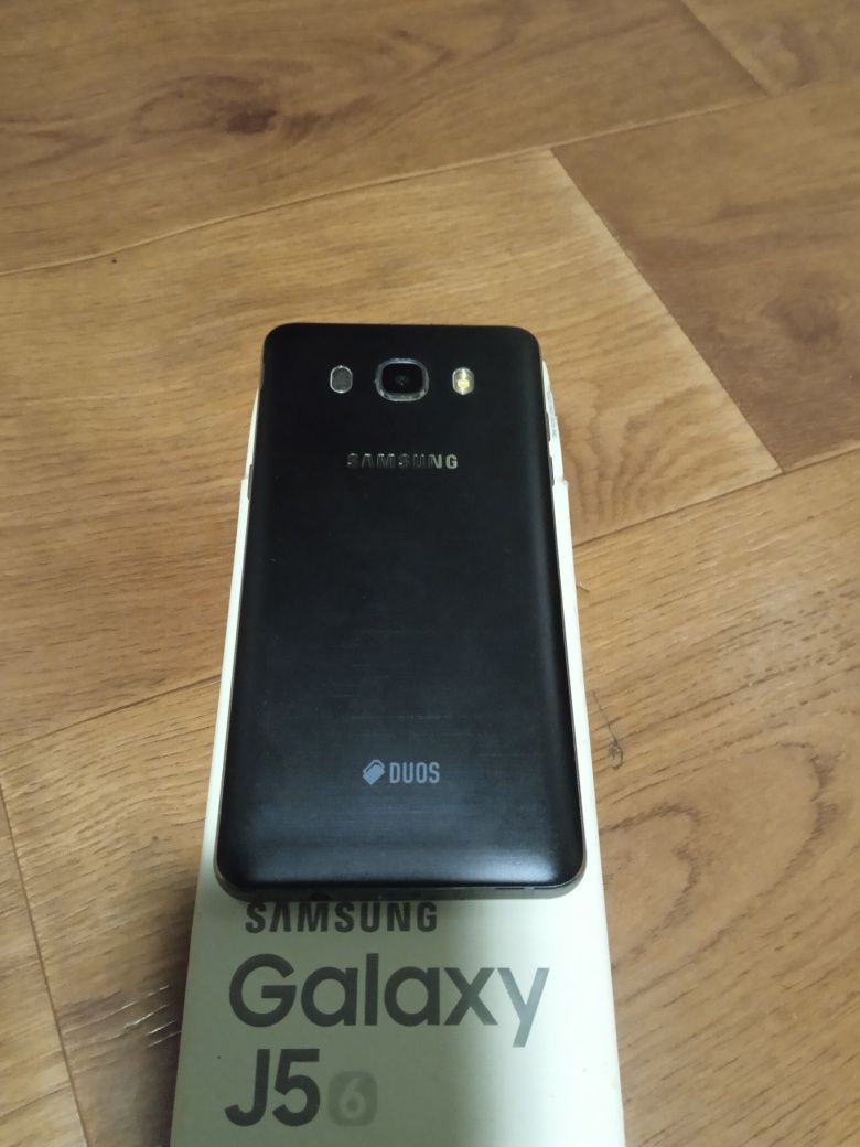 Продам Самсунг j5