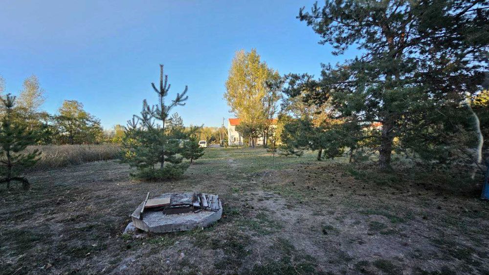 Продам участок 5.5 соток коттеджный городок