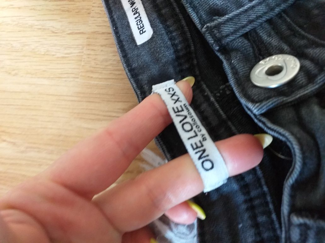 Spodnie jeansowe, dopasowują się do sylwetki, One Love