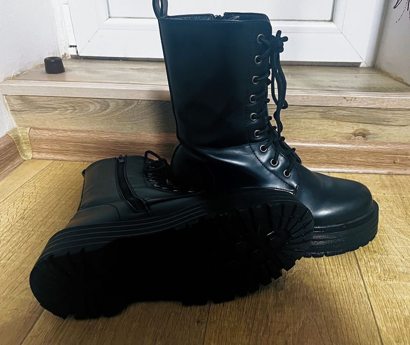 Кожаные ботинки женские