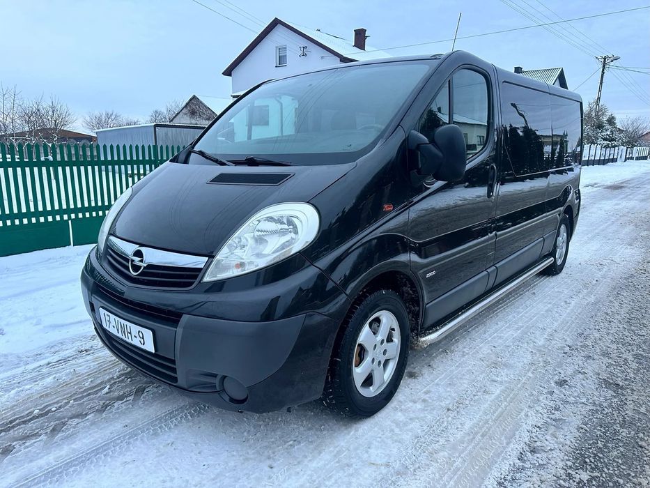 Opel Vivaro  2.5 CDTI 147 KM 6os
