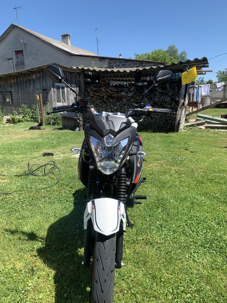 Spark 200 r-28.