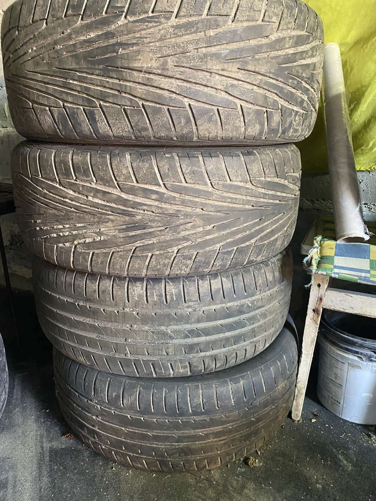 Літня резина 215/50 r17