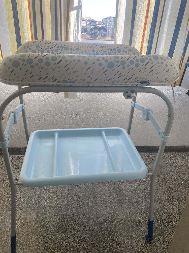 Banheira com trocador para bebe
