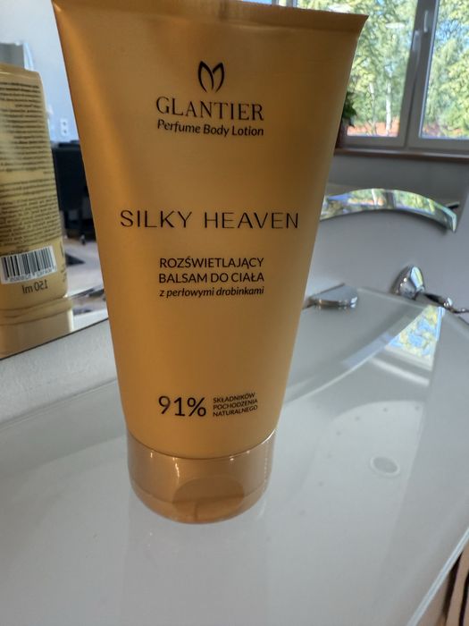 Mleczko do ciała z drobinkami zlota