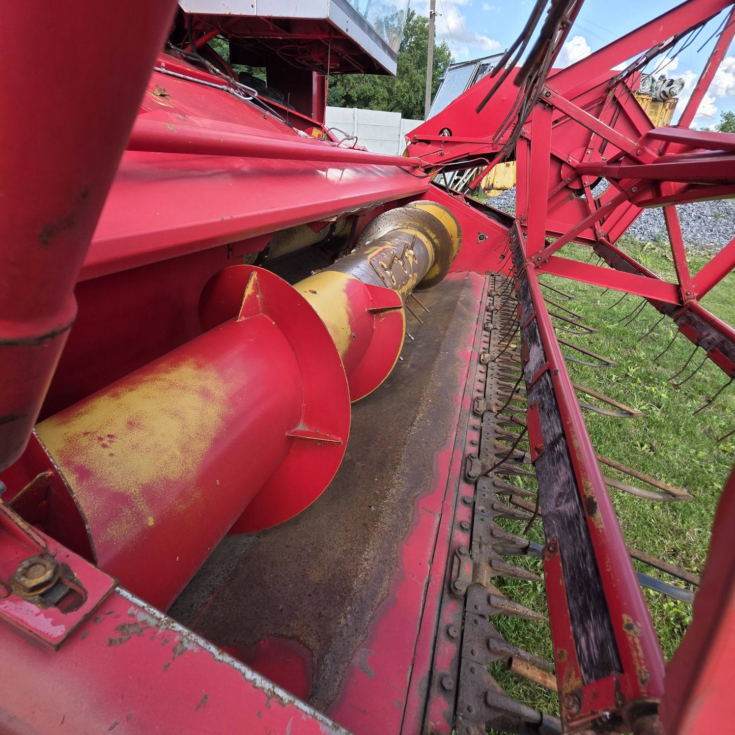 Комбайн зерно збиральний Massey Ferguson 20 з Фінляндії