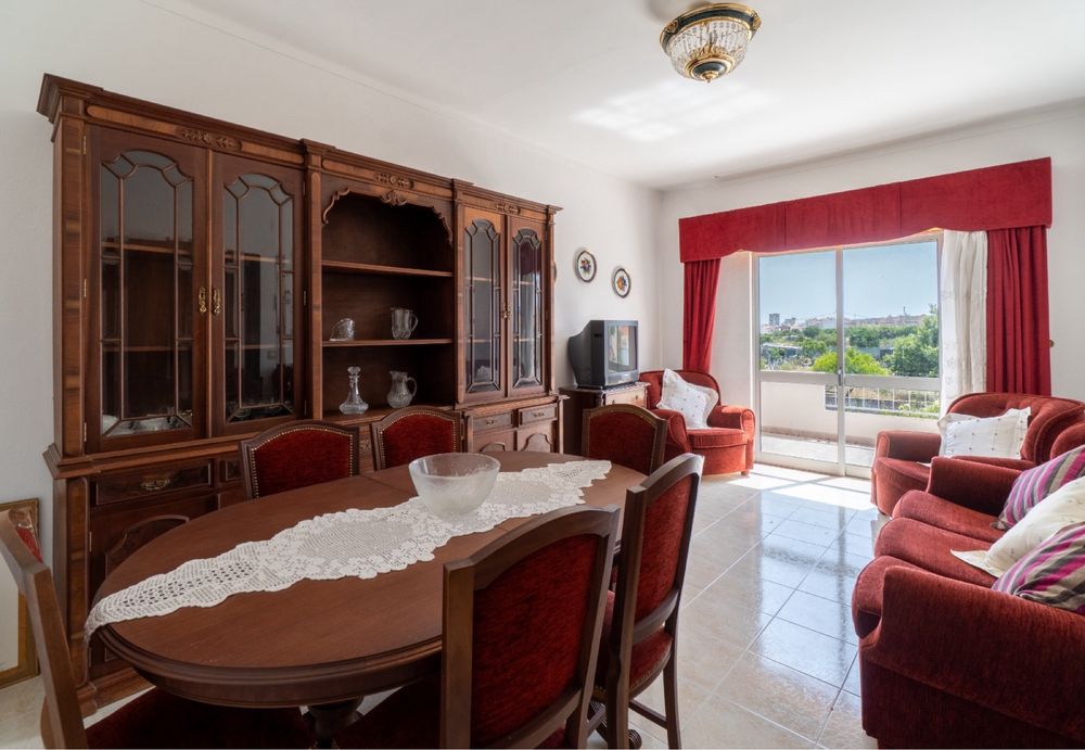 Sala de jantar movel + mesa+cadeiras+movel TV + mesa de apoio