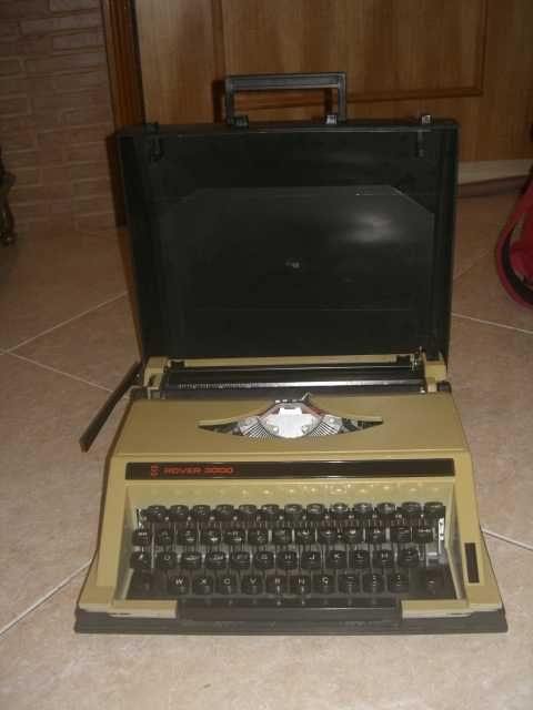 Máquina de escrever Rover 3000