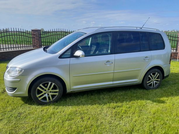 Volkswagen Touran 7 osób