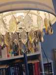 Lampa stojąca z kryształkami