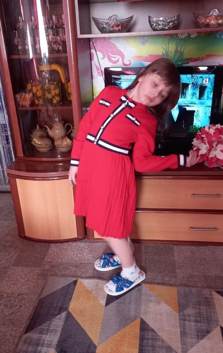 Куртка кожа, плаття, топік.