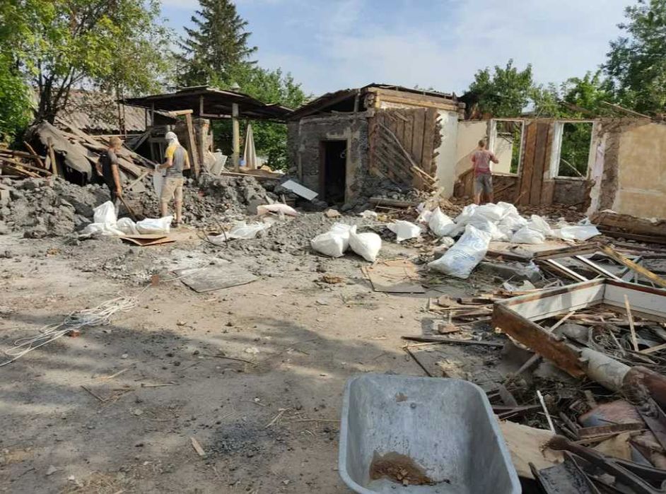 Уборка, чистка участка, покос травы. Спил деревьев. Вывоз мусора.