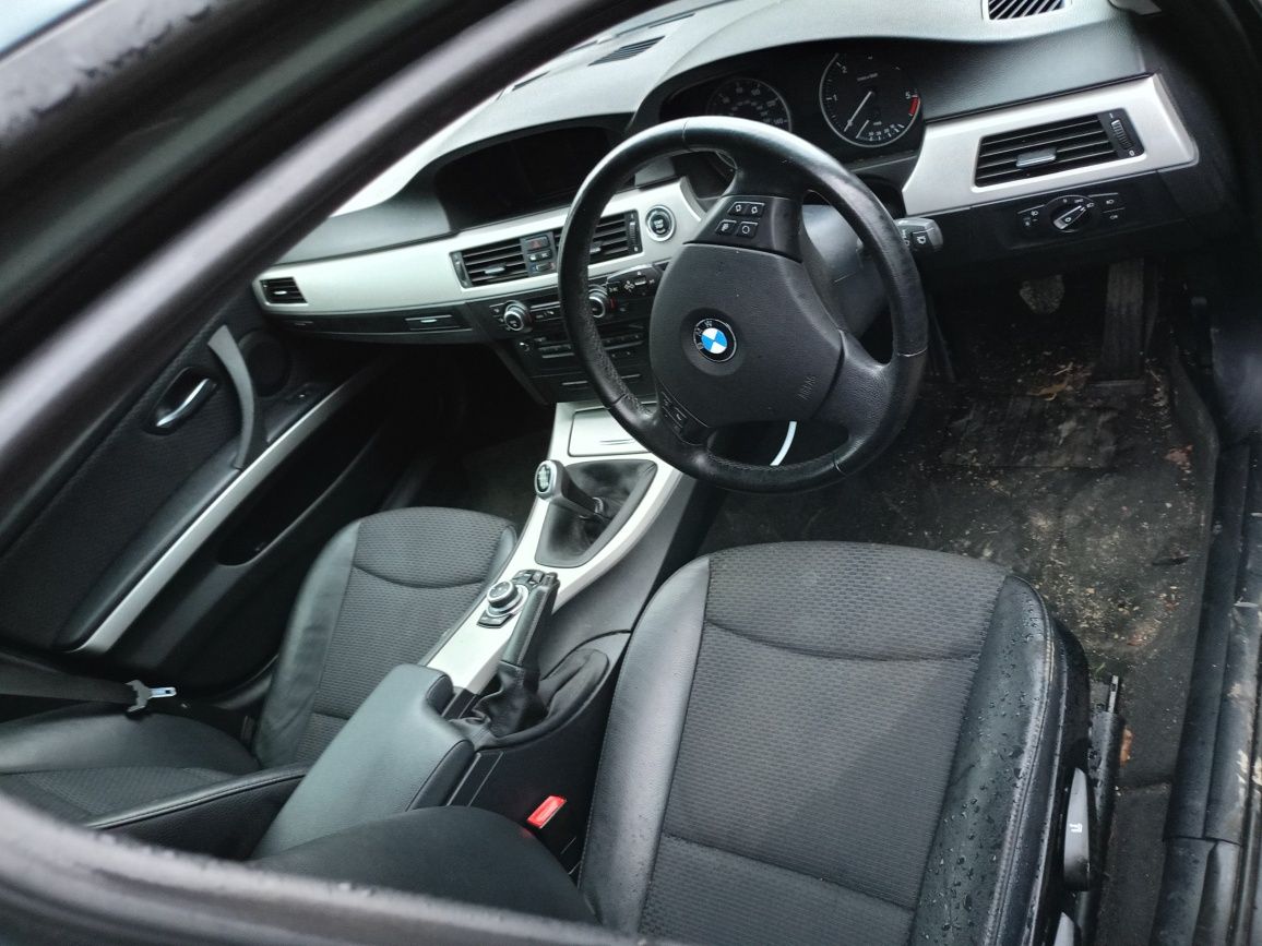 BMW e90 tapicerka pół skóra komplet