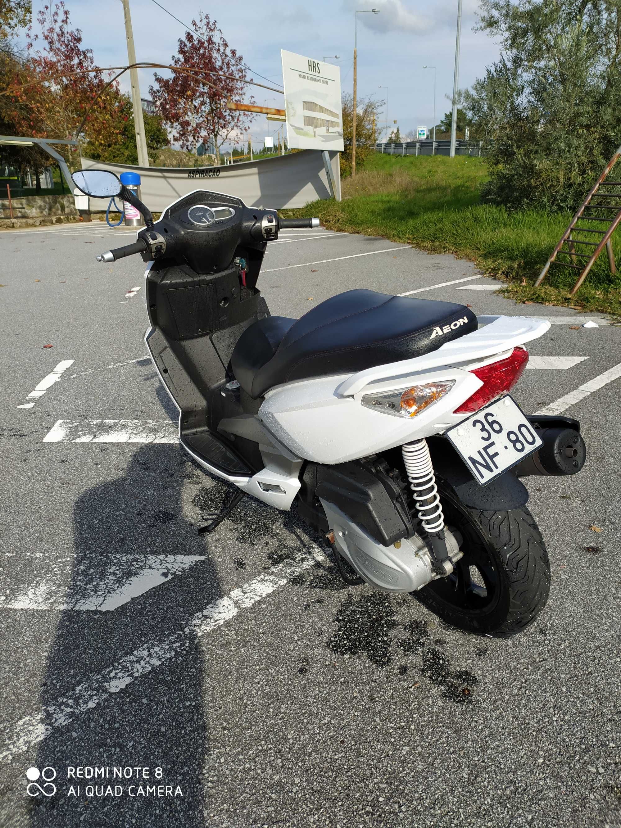 Scooter Aeon urban 350i com poucos klm