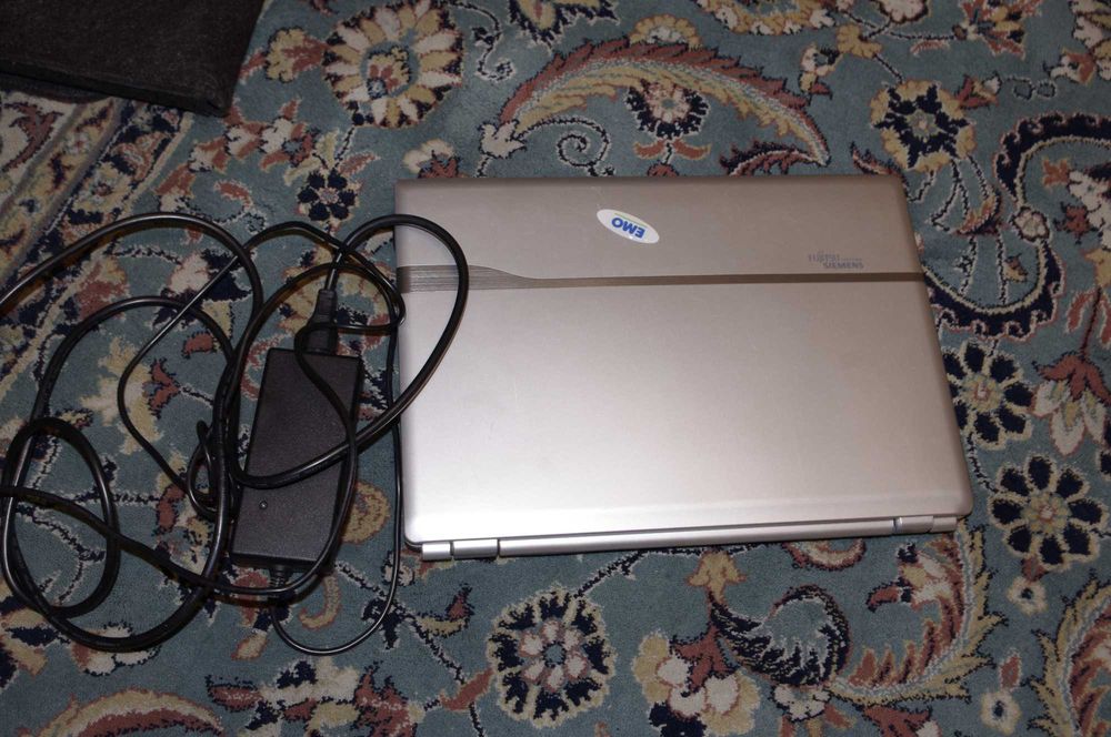 Laptop Siemens Amilo 1848+u