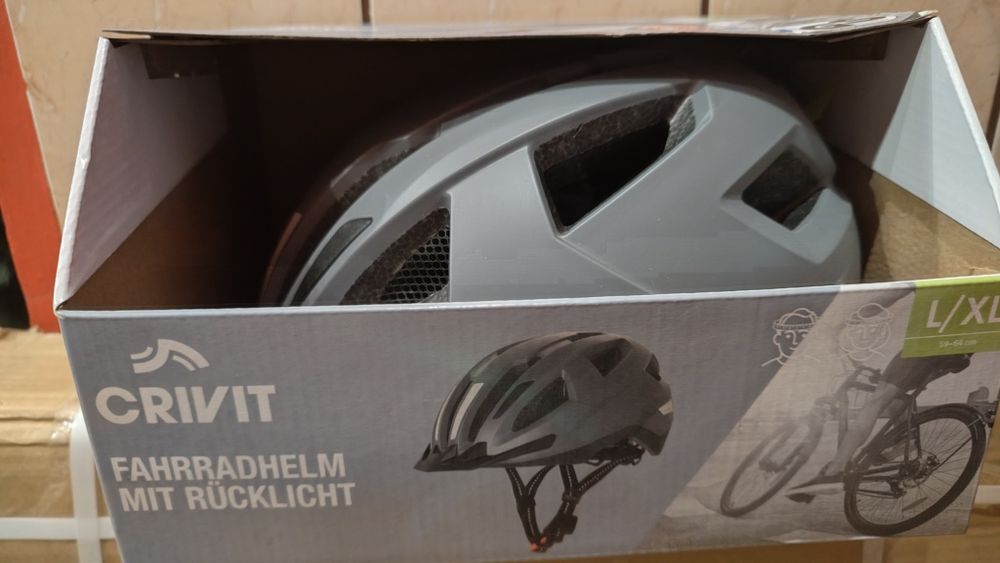 Kask rowerowe z lampą