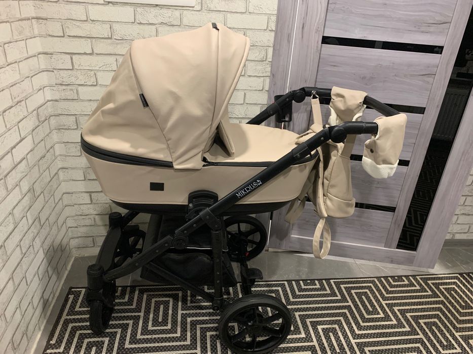 Продам коляску  2 в 1