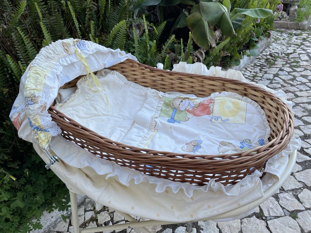 Berço em Palhinha + Banheira incluída