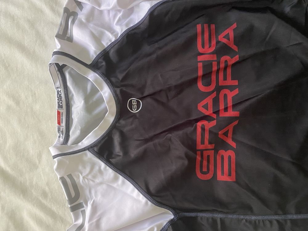 Kimono de Jiu Jitsu Gracie Barra + Rashguard + Faixa - Tomanho A2