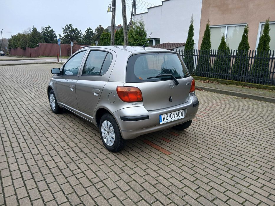 TOYOTA YARIS 1.0VVT-i benzyna , 5 drzwi , kupiona w Polsce ...